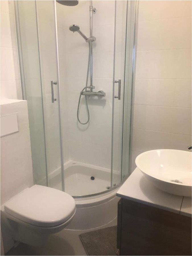 Wygodne Pokoje H16 Hostel Chorzów Εξωτερικό φωτογραφία