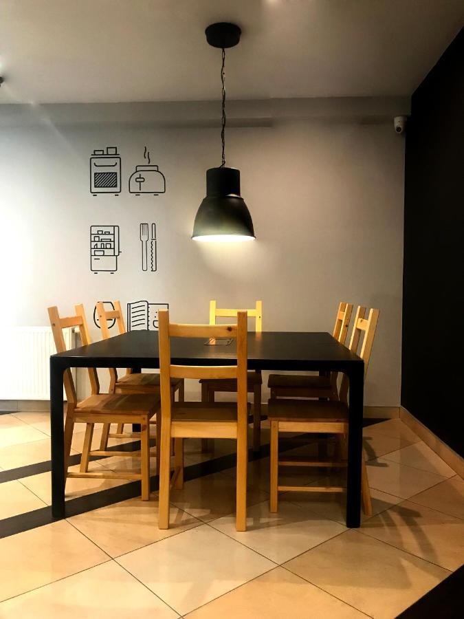 Wygodne Pokoje H16 Hostel Chorzów Εξωτερικό φωτογραφία